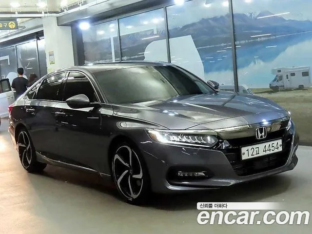 Honda Accord 10 2.0 Turbo