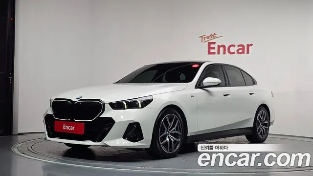 BMW 5 (G60) 520i