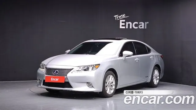Lexus New ES300 h XV60