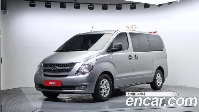 Hyundai Grand Starex 5 Van CVX Premium