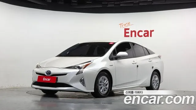 Toyota Prius 4 generation 1.8 E