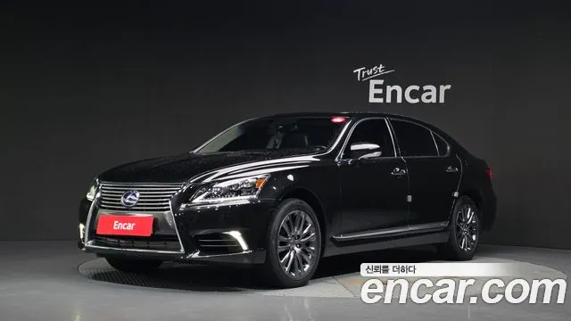 Lexus LS600 hL 5 Ottoman XF40