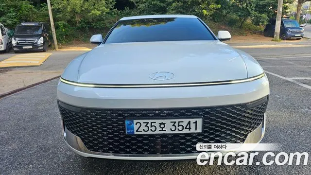Hyundai The New Grandeur Hybrid (GN7) Exclusive