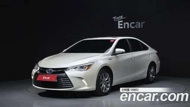 Toyota New Camry Hybrid XLE