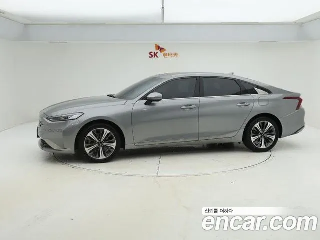 Kia K8 2.5 Gasoline 2 WD Signature