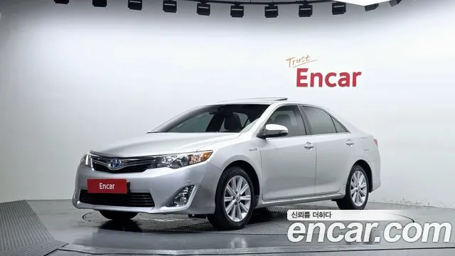 Toyota New Camry Hybrid XLE