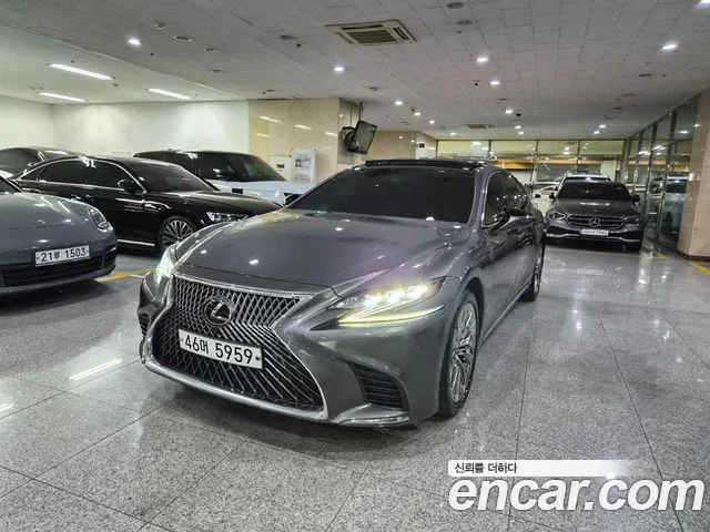 Lexus LS500 5 generation 3.5 Luxury AWD