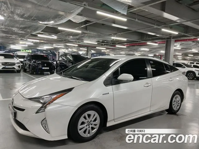 Toyota Prius 4 generation 1.8 E