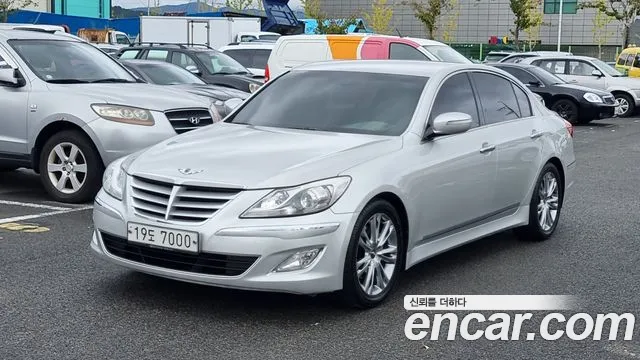 Hyundai Genesis BH330 Base