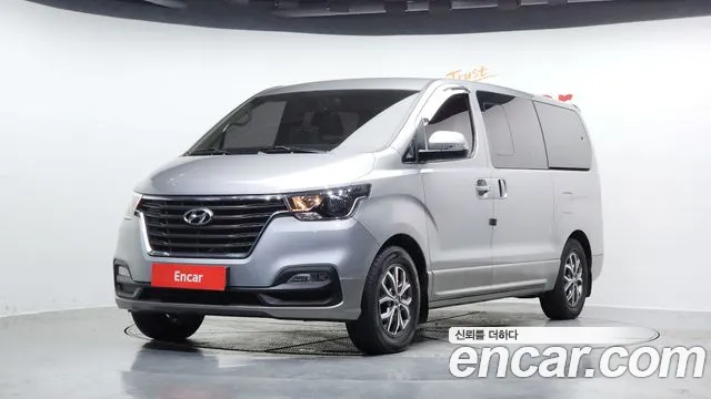 Hyundai The New Grand Starex 9 Premium