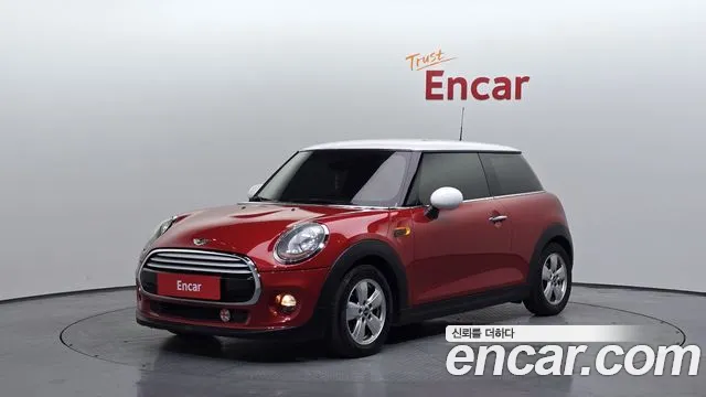 MINI Cooper Base 3