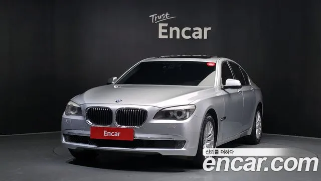 BMW 7 (F01) 740i