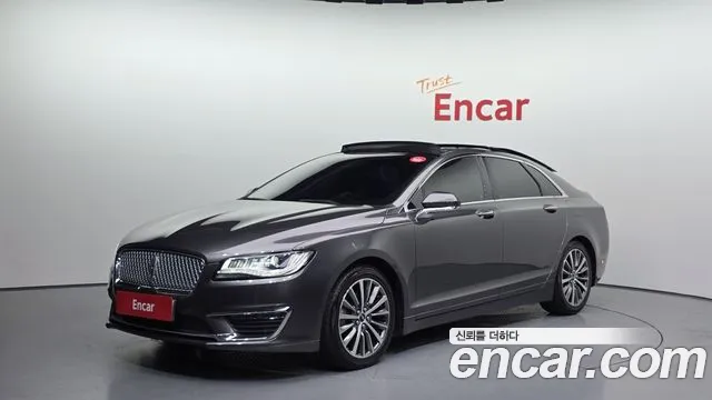 Lincoln MKZ Hybrid 2