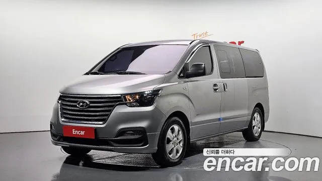 Hyundai The New Grand Starex 12