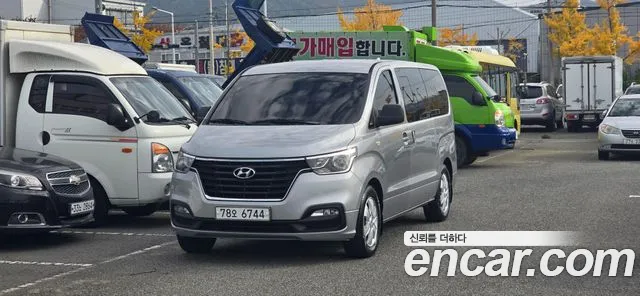 Hyundai The New Grand Starex 11