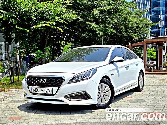 Hyundai LF Sonata Hybrid 2.0 HEV
