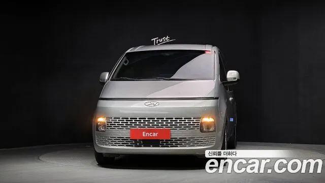 Hyundai Staria 9