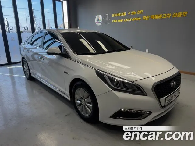 Hyundai LF Sonata Hybrid 2.0 HEV
