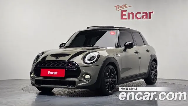MINI Cooper S 5 Base 3