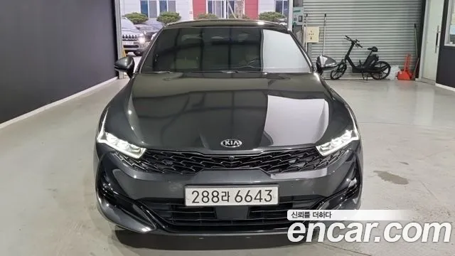 Kia K5 III 1.6 Turbo Signature
