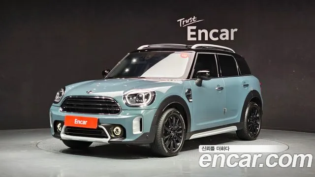 MINI Cooper Countryman 2