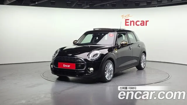MINI Cooper S 5 Base 3