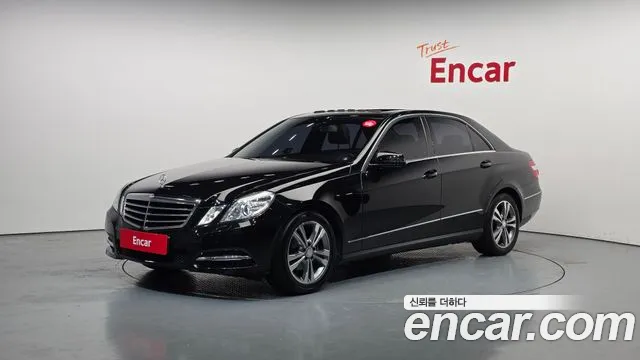 Mercedes-Benz E- W212 E200 CGI