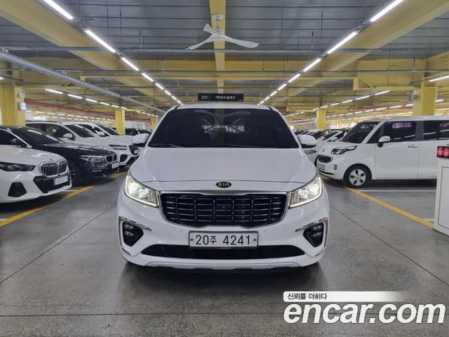 Kia The New Carnival 9 Noblesse