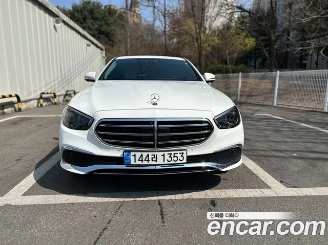 Mercedes-Benz E- W213 E350 4MATIC Exclusive