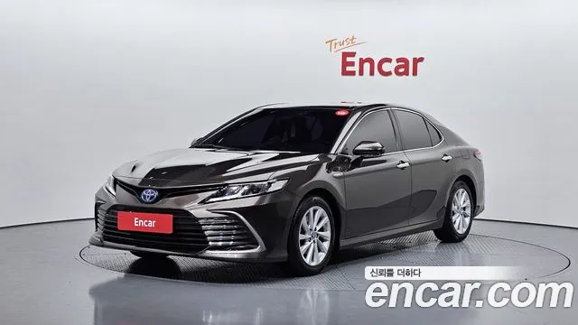 Toyota Camry (XV70) 2.5 LE Hybrid