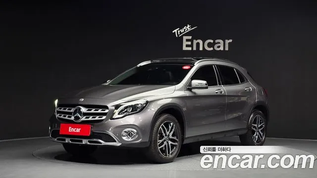 Mercedes-Benz GLA- X156 GLA220 Premium