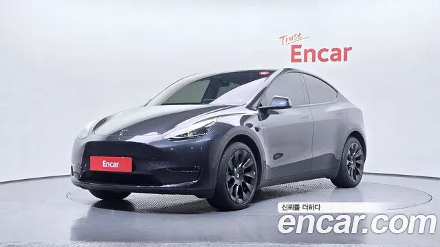 Tesla Y AWD