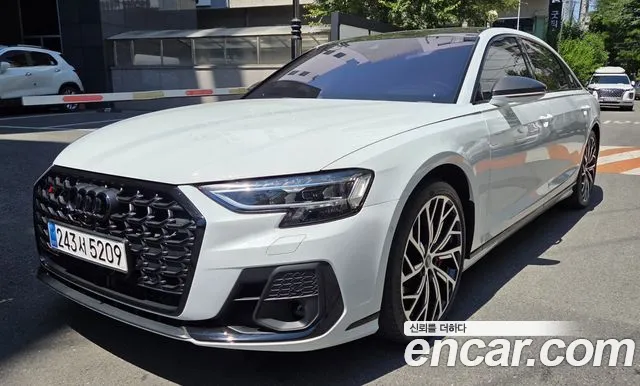 Audi S8 (D5) 4.0 TFSI LWB