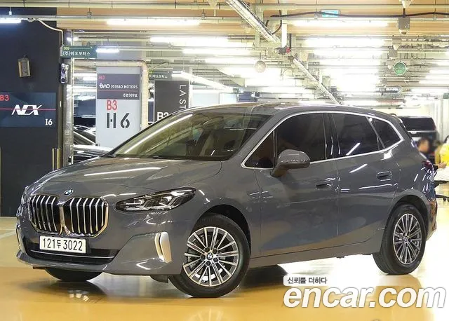 BMW 2 (U06) 220i