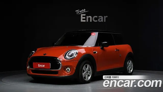 MINI Cooper Base 3