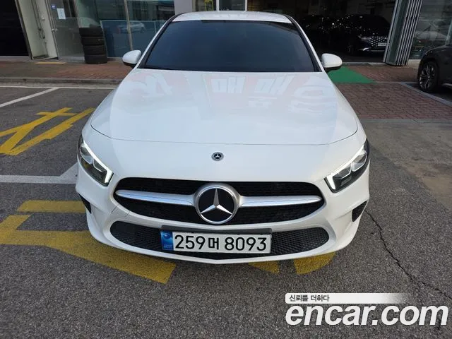 Mercedes-Benz A- W177 A220