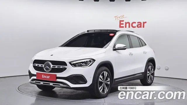 Mercedes-Benz GLA- H247 GLA220
