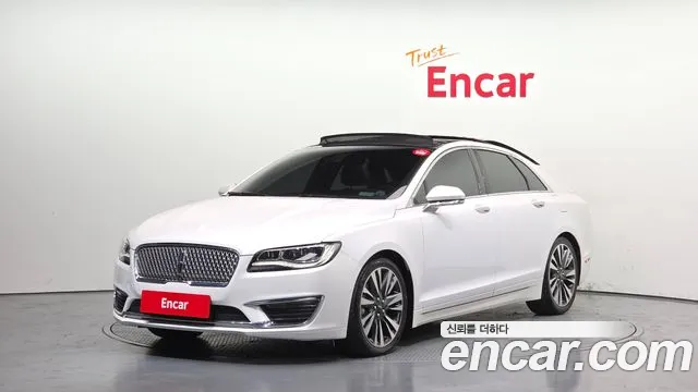 Lincoln MKZ Hybrid 2