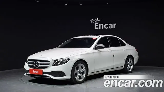 Mercedes-Benz E- W213 E200
