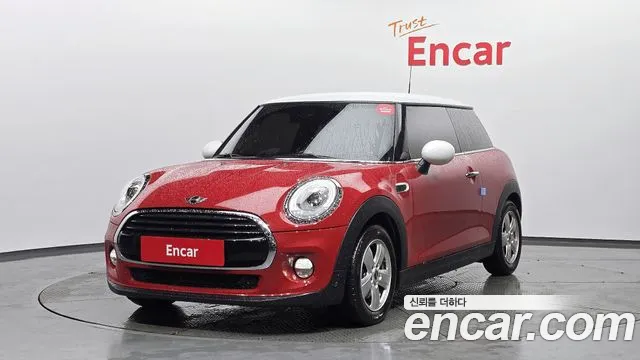 MINI Cooper Base 3