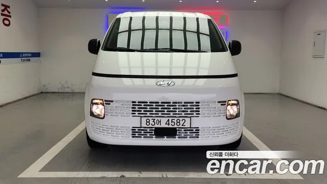 Hyundai Staria 3