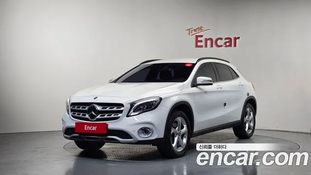 Mercedes-Benz GLA- X156 GLA220