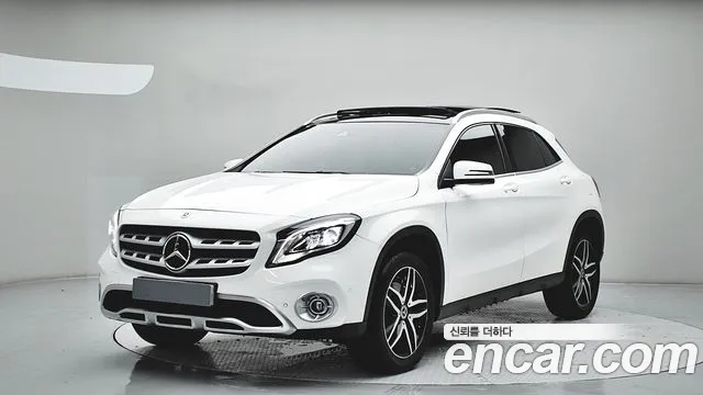 Mercedes-Benz GLA- X156 GLA220 Premium