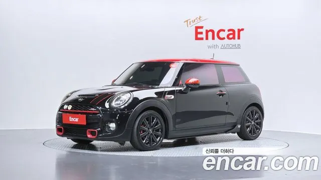 MINI Cooper S Base 3