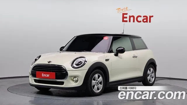 MINI Cooper Base 3