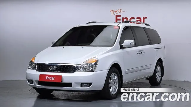 Kia Carnival R Carnival GLX Premium