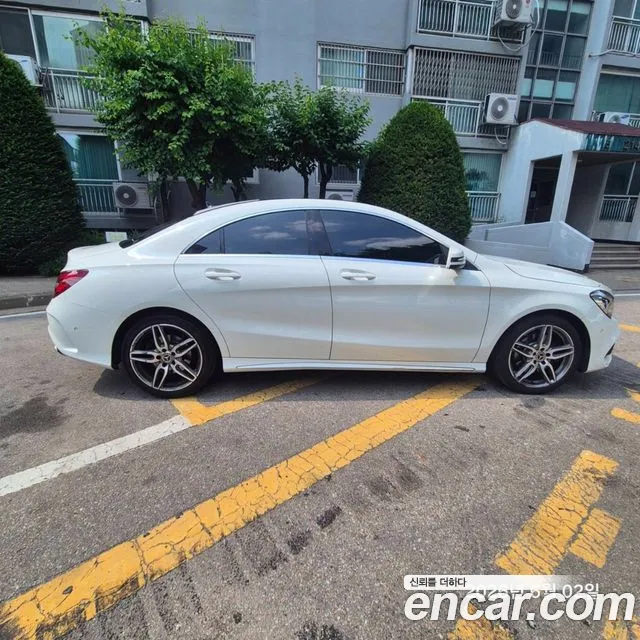 Mercedes-Benz CLA- C117 CLA220 AMG Line