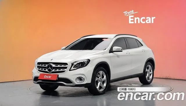 Mercedes-Benz GLA- X156 GLA220
