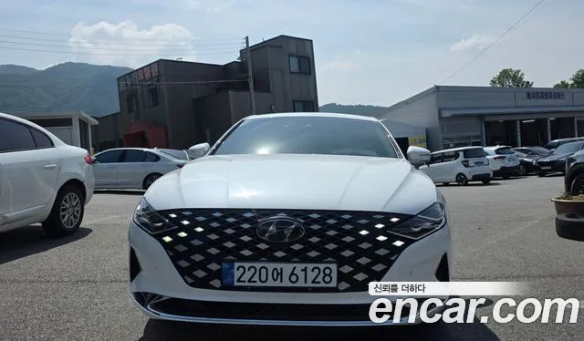 Hyundai The New Grandeur IG Hybrid