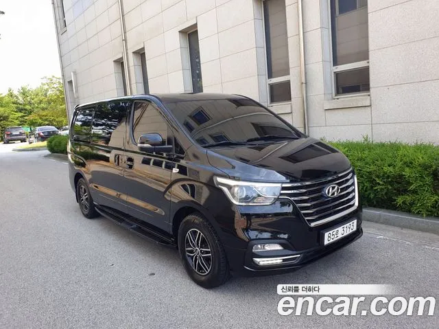 Hyundai The New Grand Starex 5